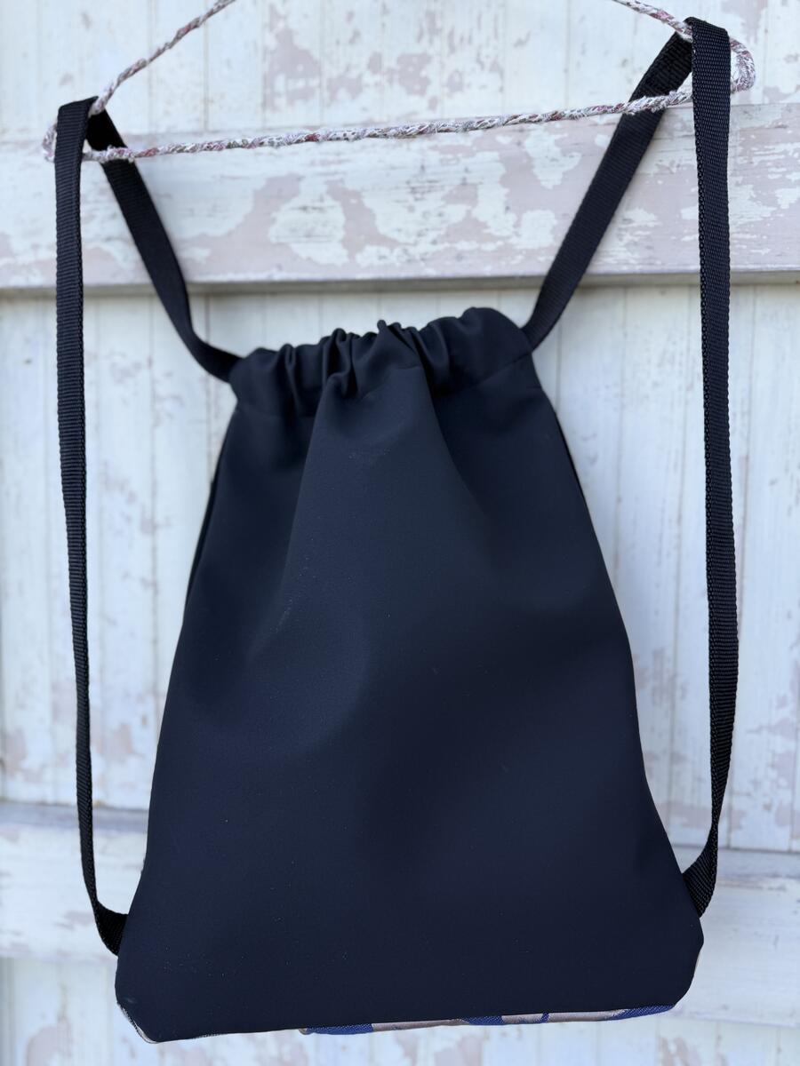 Zaino blu e nero
