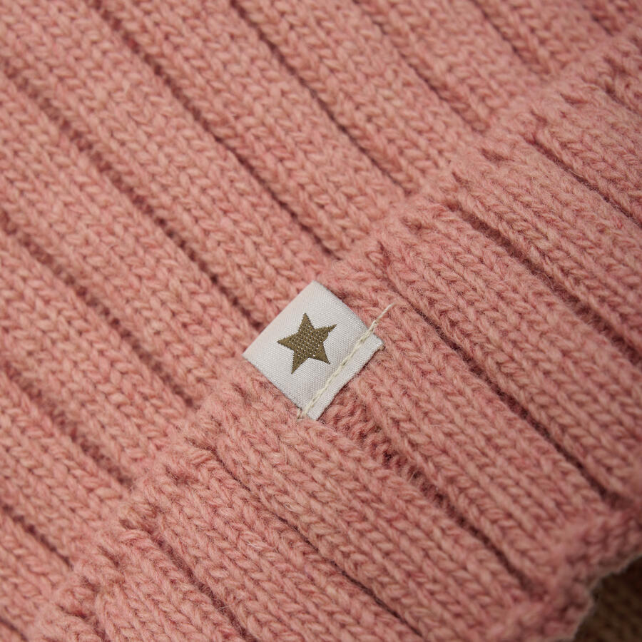 Berretto in maglia con pompom in alpaca – HUTTEliHUT Burlwood