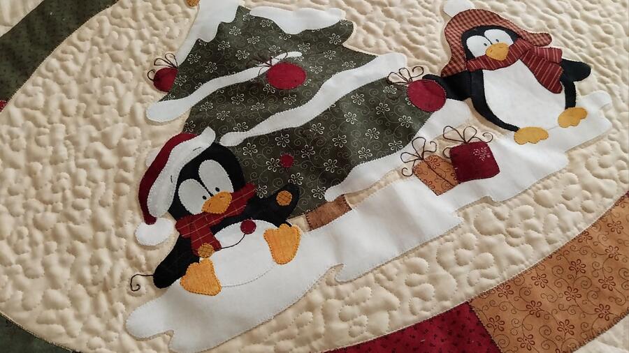 kit scaldotto Baby Penguins con albero di Natale   