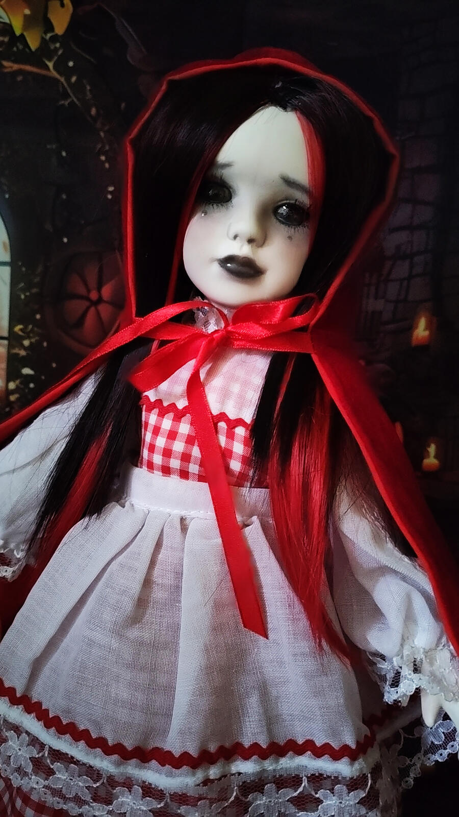 Cappuccetto Rosso  - Bambola in porcellana goth creepy