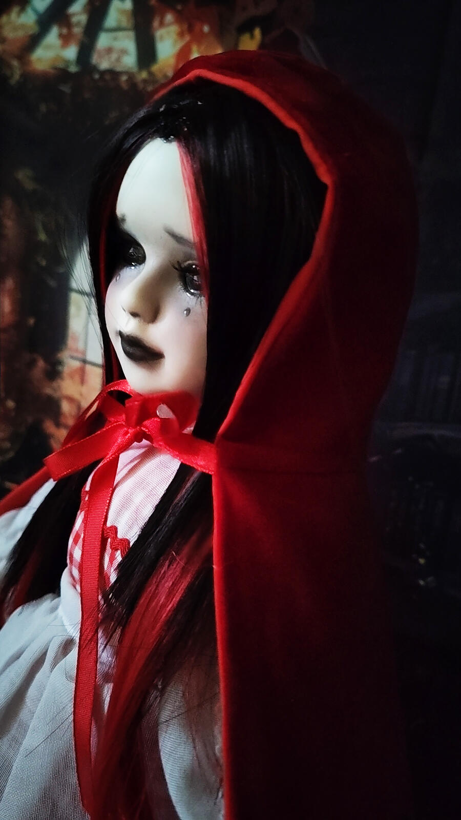 Cappuccetto Rosso  - Bambola in porcellana goth creepy