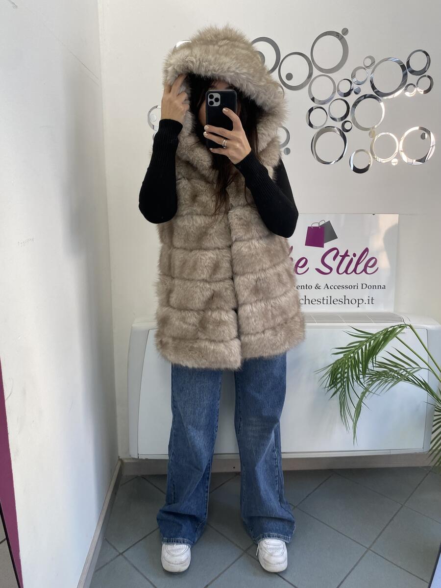 NOVITÀ Eco pelliccia smanicata con cappuccio