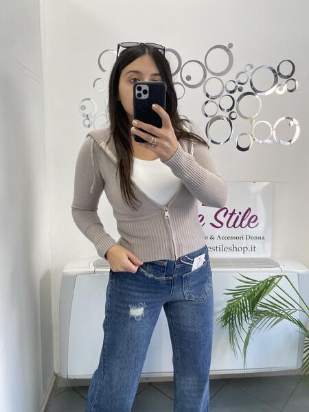 NOVITÀ Felpina con cappuccio in calda maglina