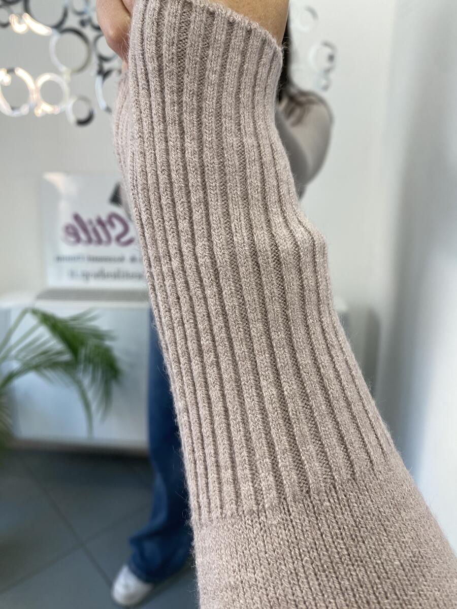 NOVITÀ Felpina con cappuccio in calda maglina