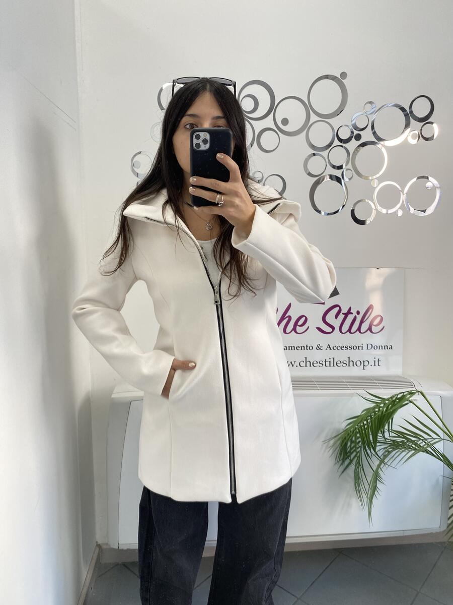 NOVITÀ Cappotto media lunghezza con zip e cappuccio