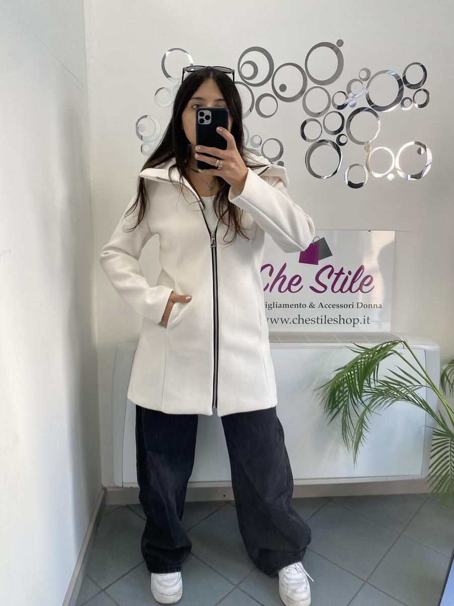 NOVITÀ Cappotto media lunghezza con zip e cappuccio