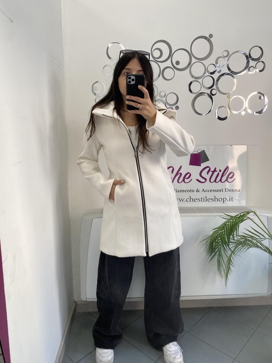 NOVITÀ Cappotto media lunghezza con zip e cappuccio