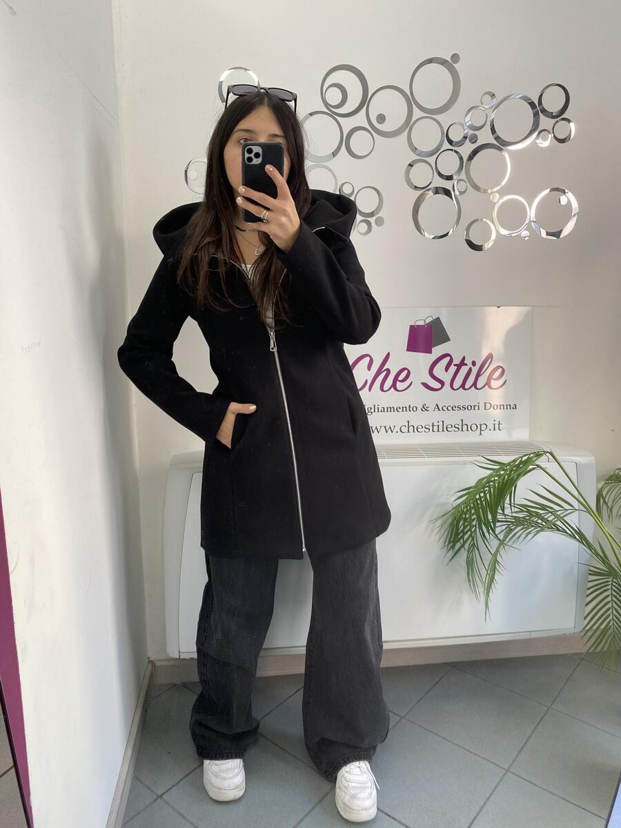 NOVITÀ Cappotto media lunghezza con zip e cappuccio
