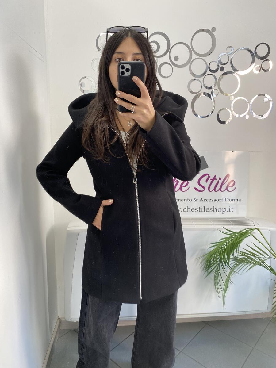 NOVITÀ Cappotto media lunghezza con zip e cappuccio