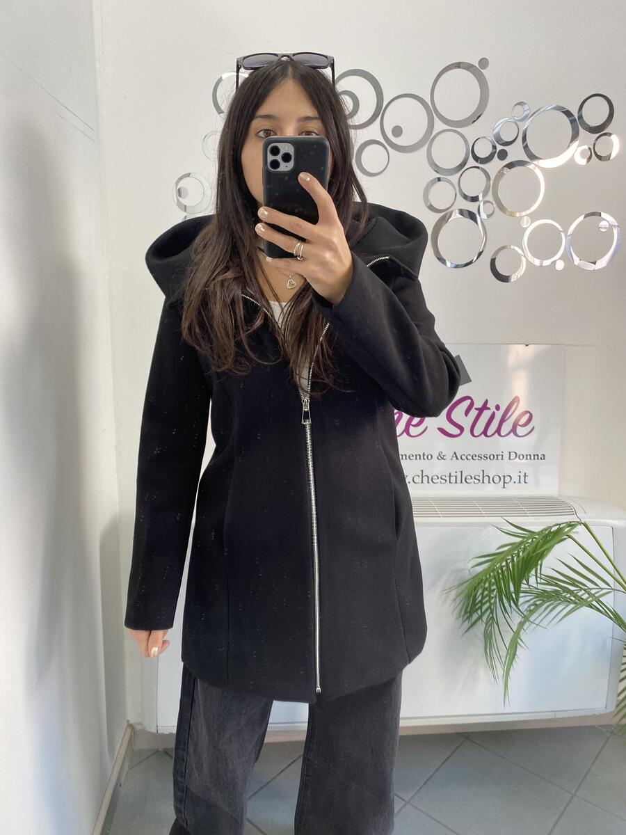 NOVITÀ Cappotto media lunghezza con zip e cappuccio