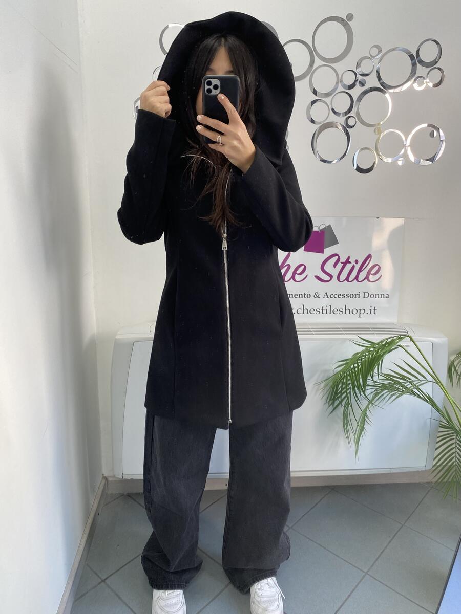 NOVITÀ Cappotto media lunghezza con zip e cappuccio