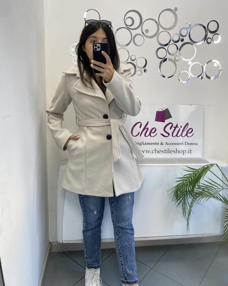NOVITÀ Cappotto media lunghezza con bottoni e cintura