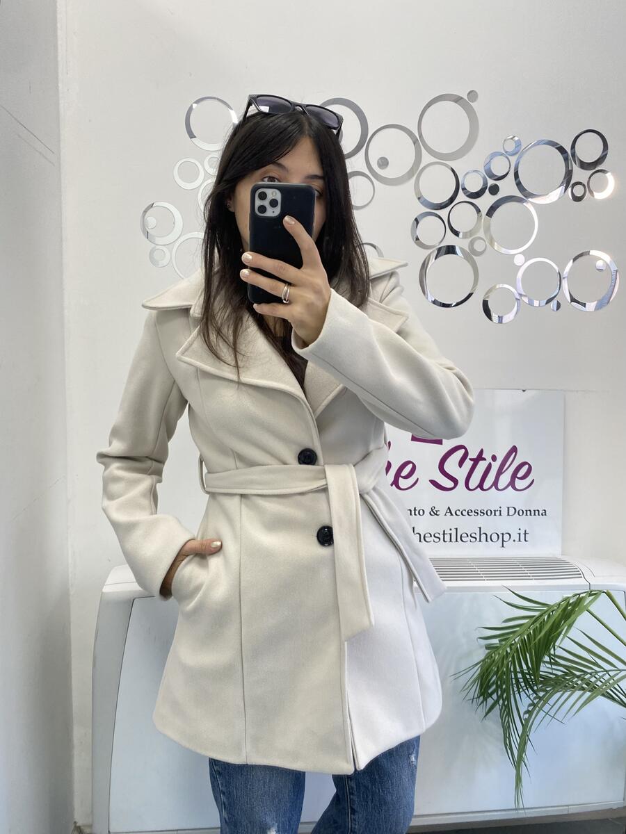 NOVITÀ Cappotto media lunghezza con bottoni e cintura