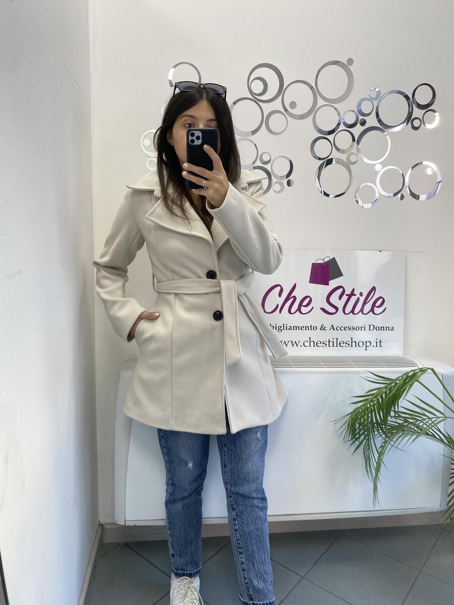 NOVITÀ Cappotto media lunghezza con bottoni e cintura