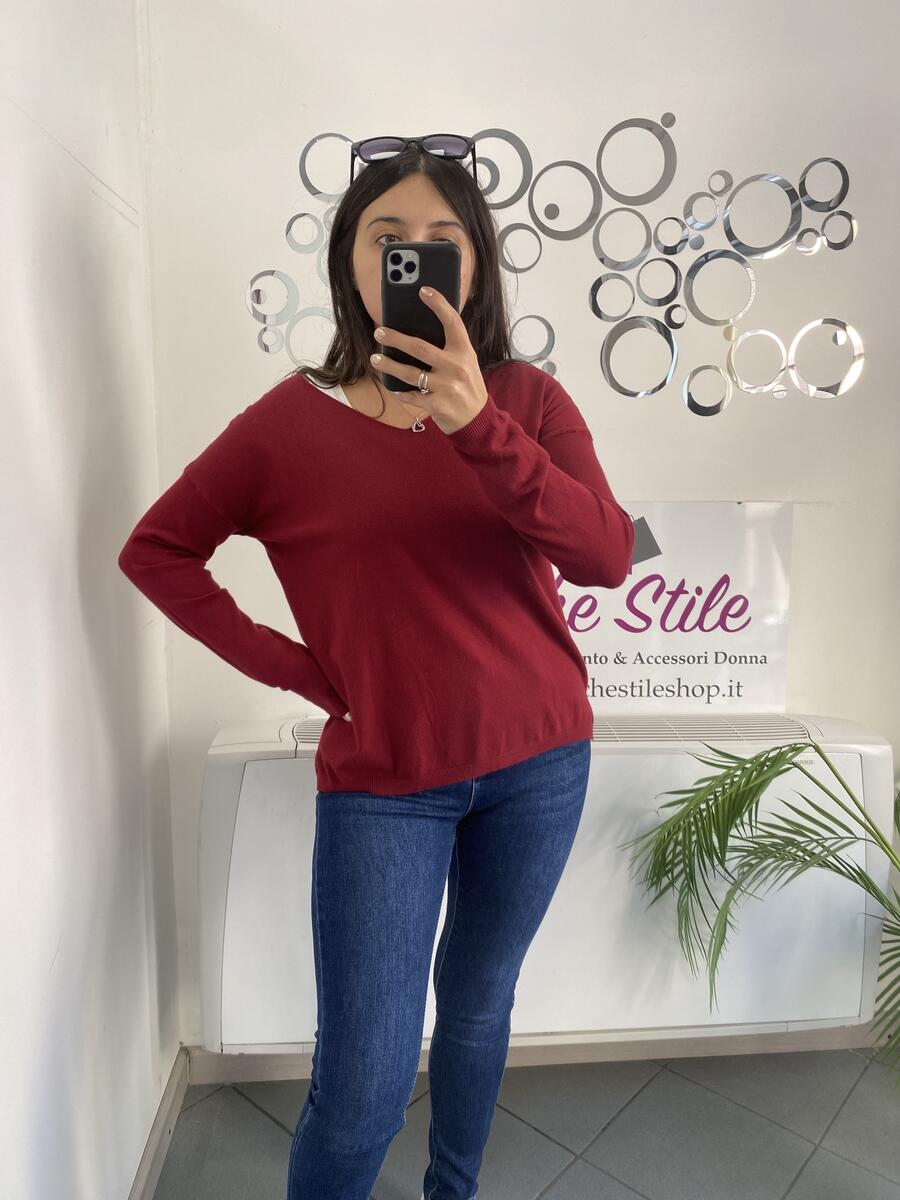 NOVITÀ Pull in viscosa morbido con scollo a V