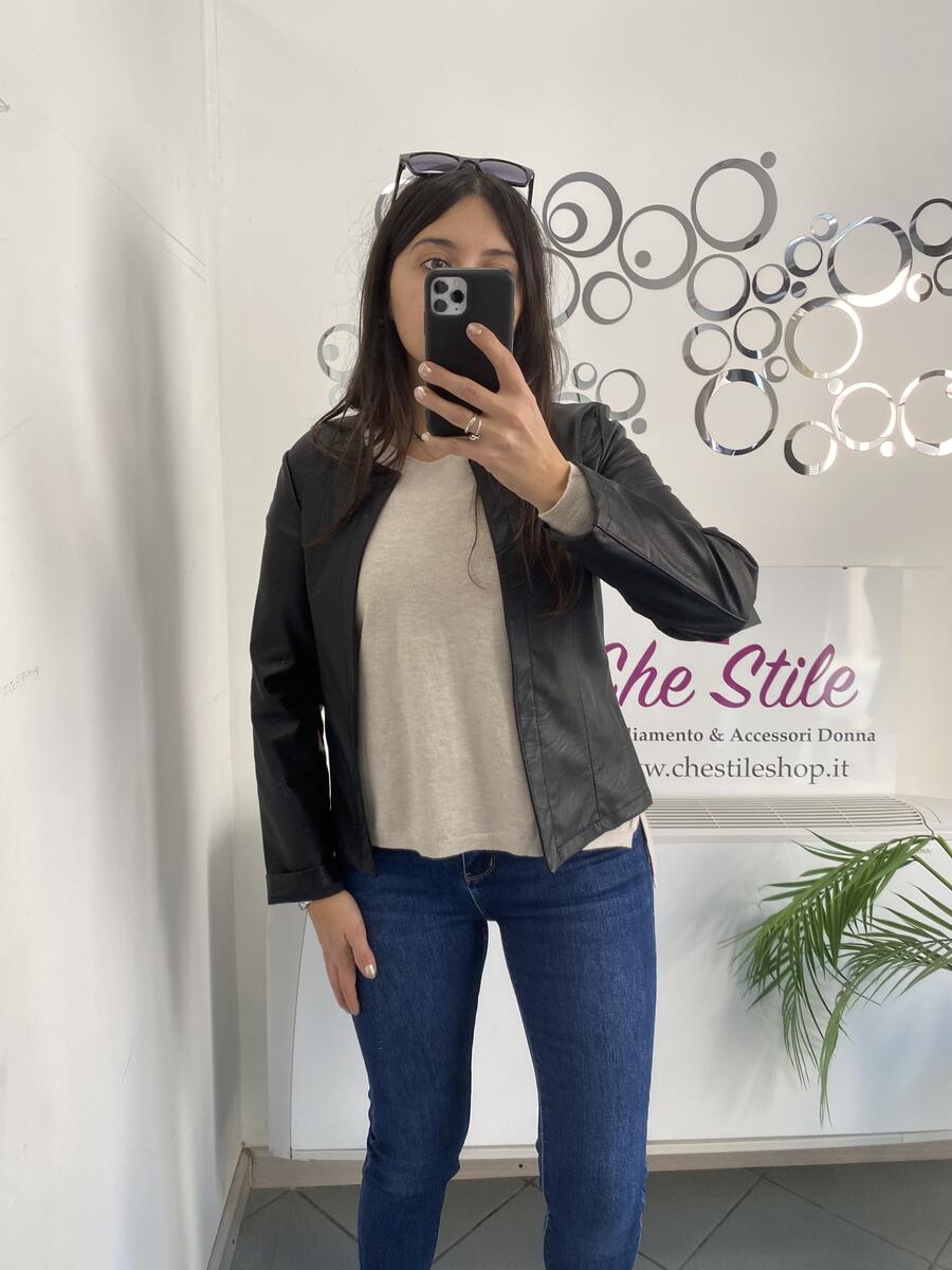 NOVITÀ Pull in viscosa morbido con scollo a V