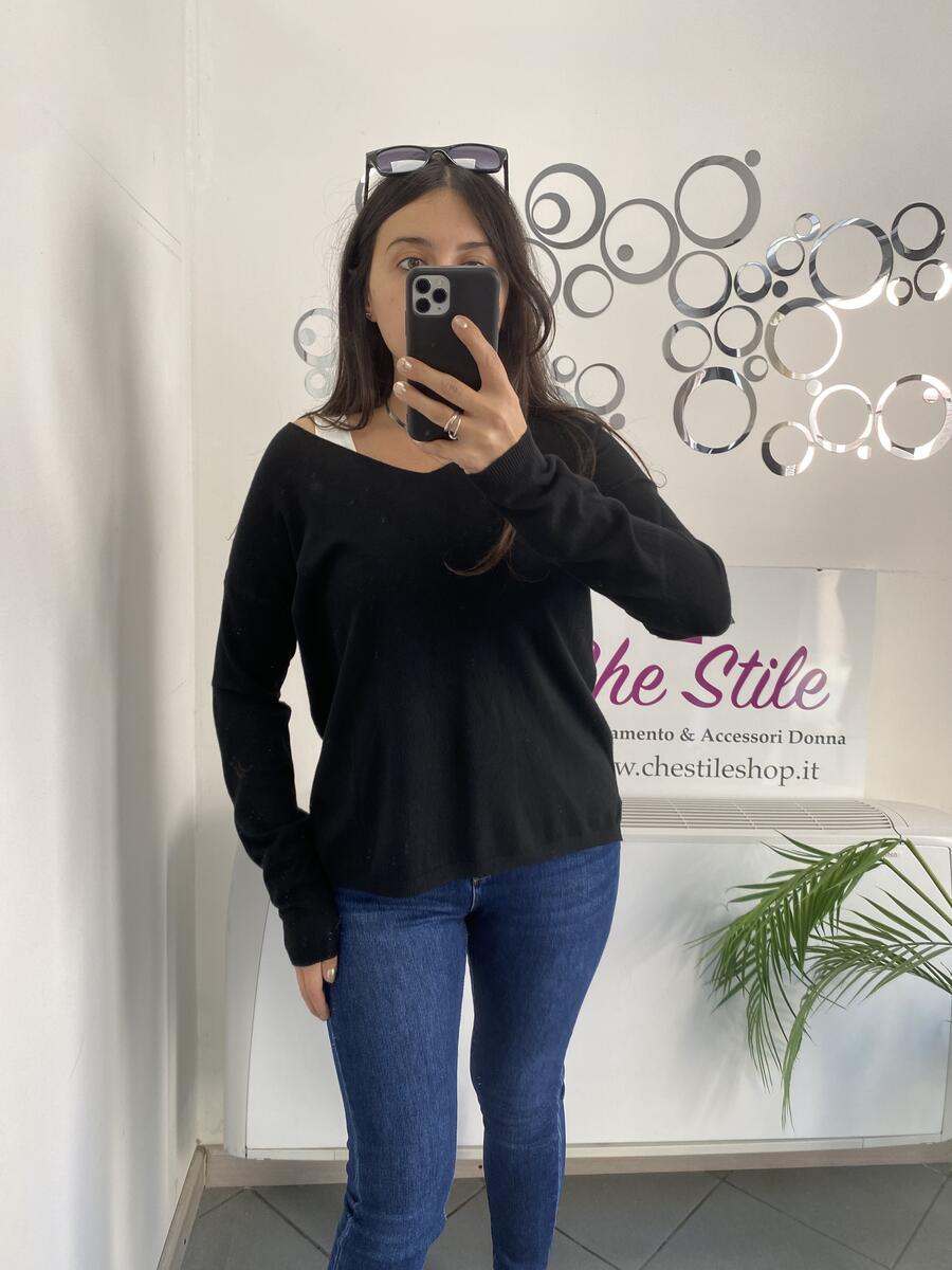 NOVITÀ Pull in viscosa morbido con scollo a V
