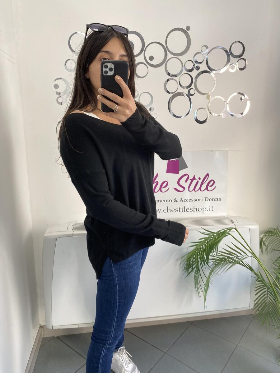 NOVITÀ Pull in viscosa morbido con scollo a V