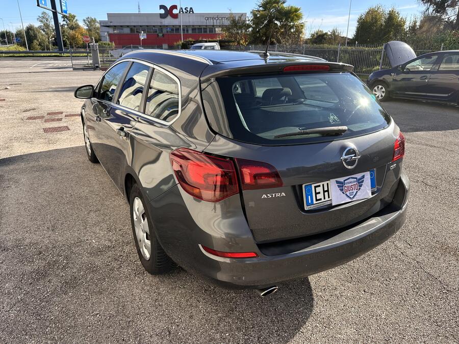 Opel Astra 2.0td