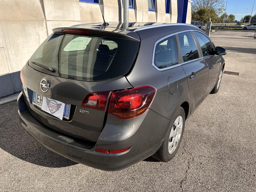 Opel Astra 2.0td