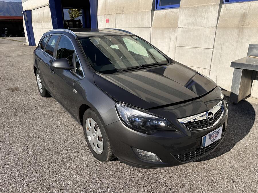 Opel Astra 2.0td