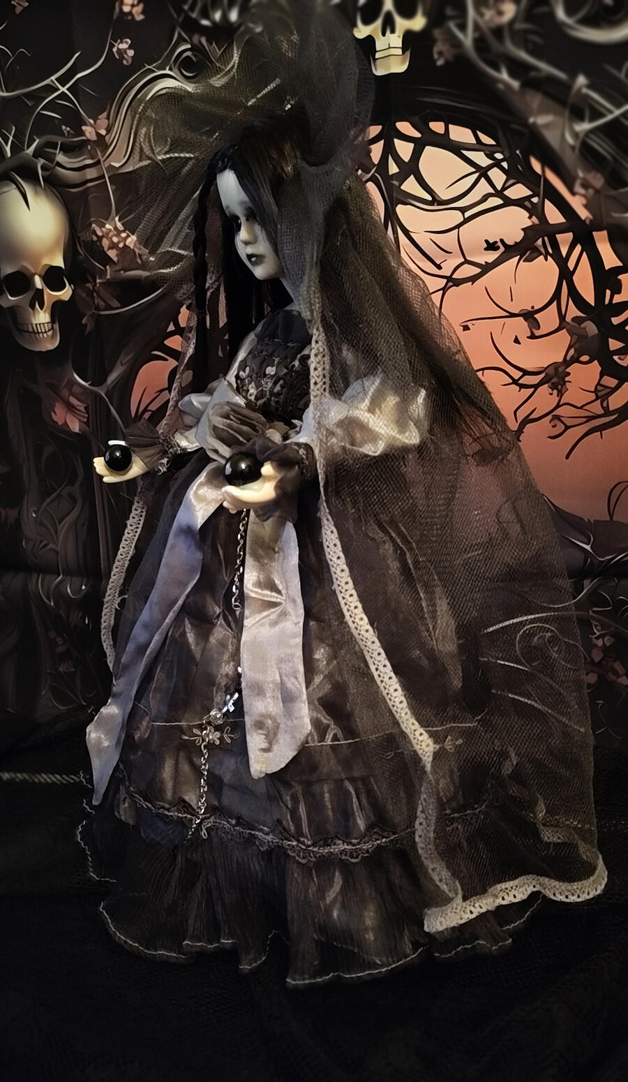 Noctalia  - Bambola in porcellana goth creepy
