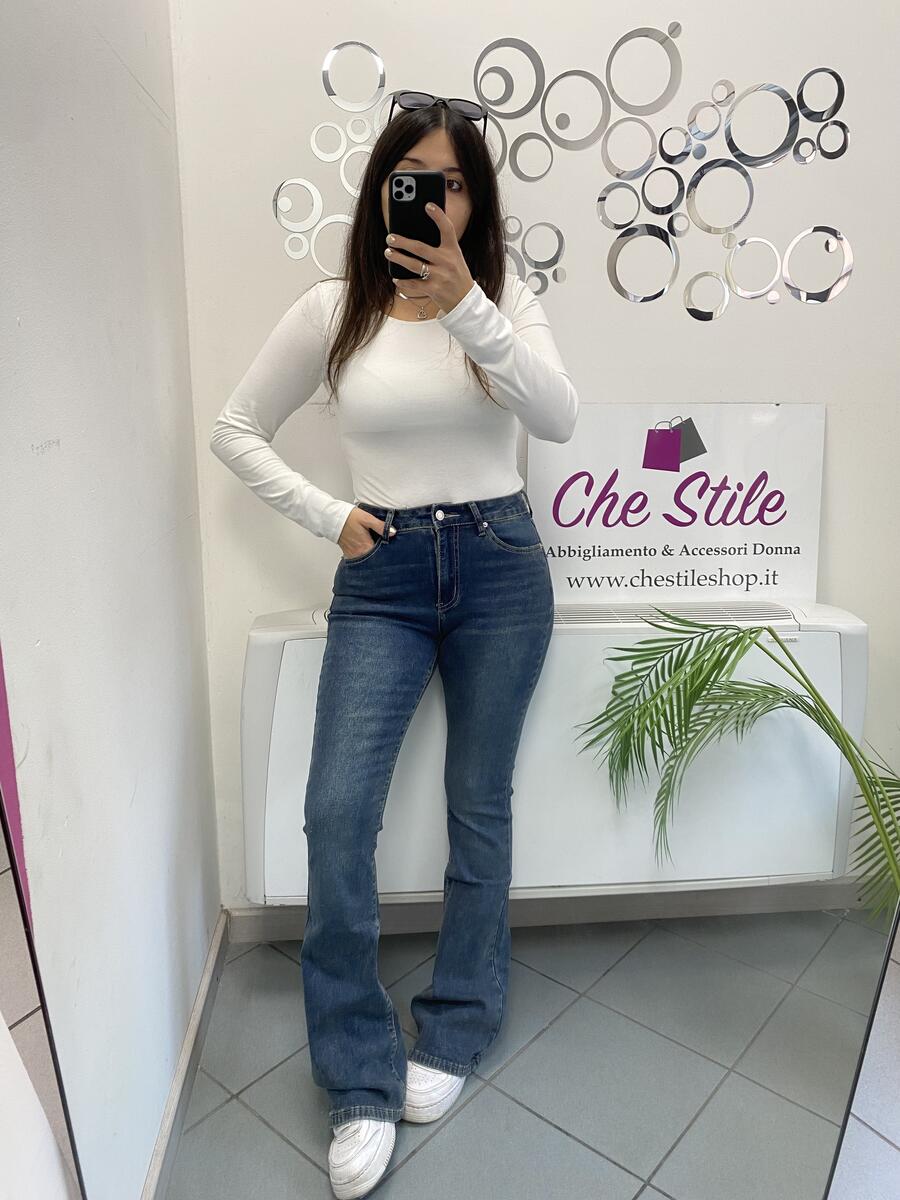 NOVITÀ Jeans a zampa vita media