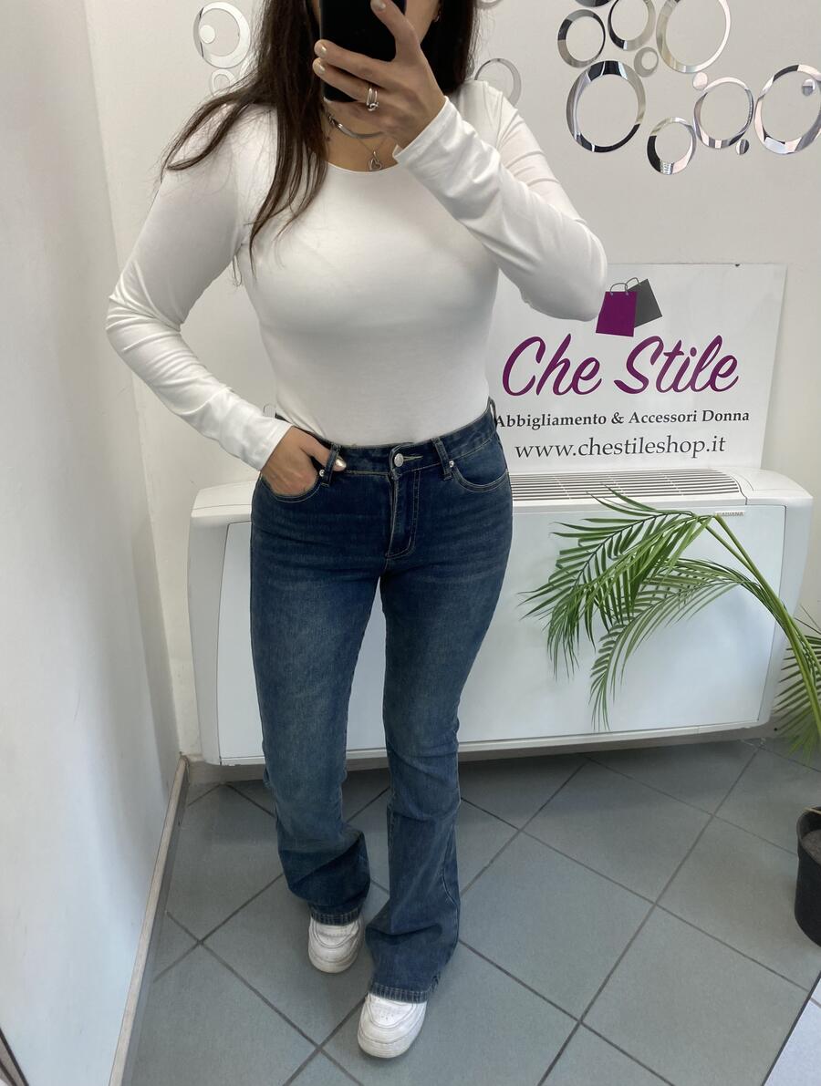NOVITÀ Jeans a zampa vita media