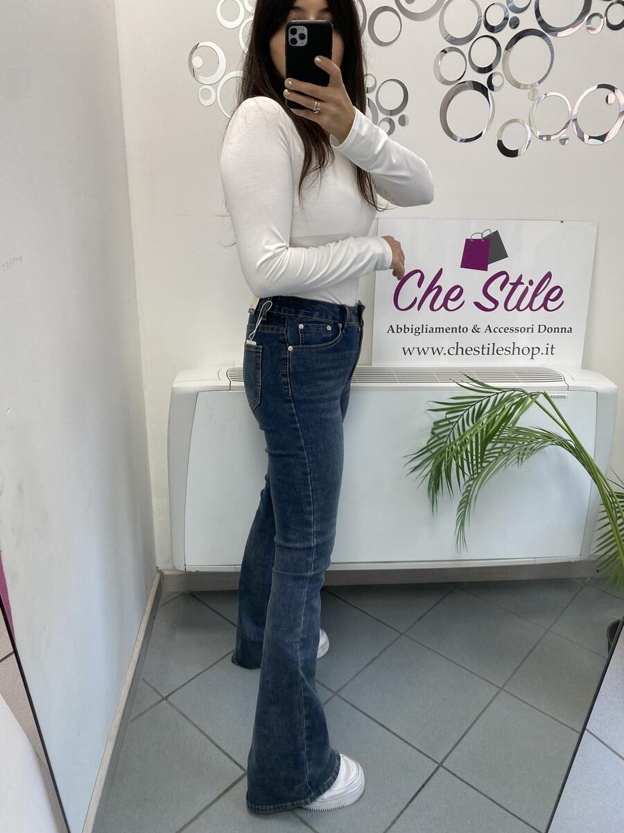 NOVITÀ Jeans a zampa vita media