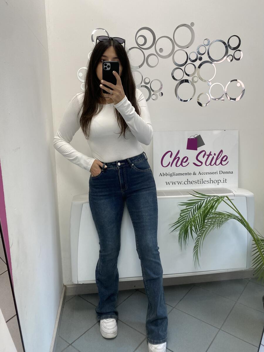 NOVITÀ Jeans a zampa vita media
