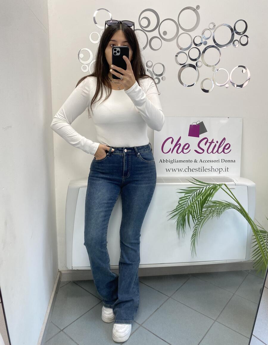 NOVITÀ Jeans a zampa vita media