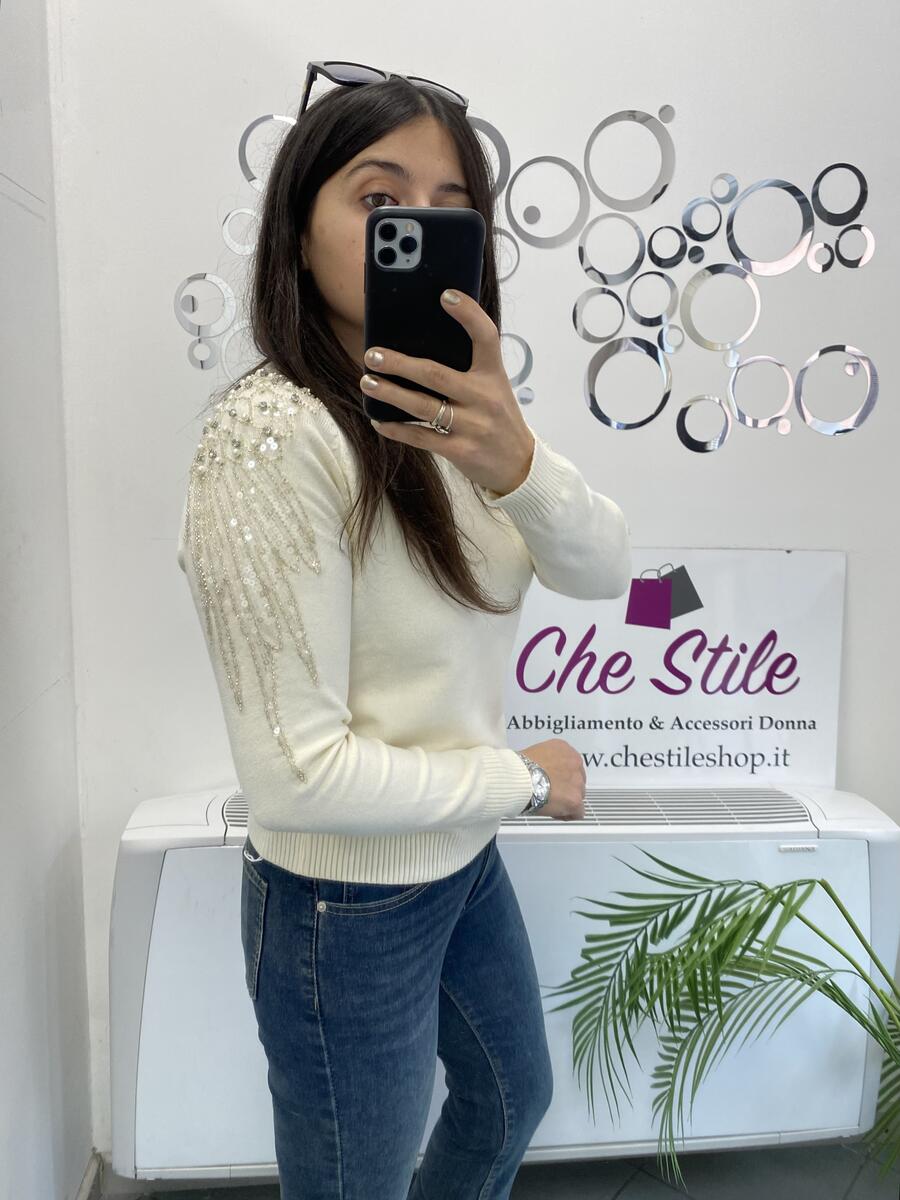 NOVITÀ Pull dettaglio perle e strass sulle spalle
