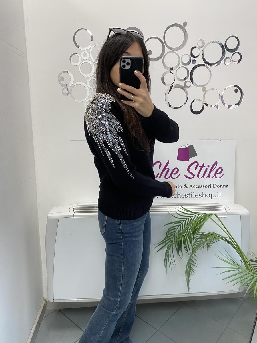 NOVITÀ Pull dettaglio perle e strass sulle spalle