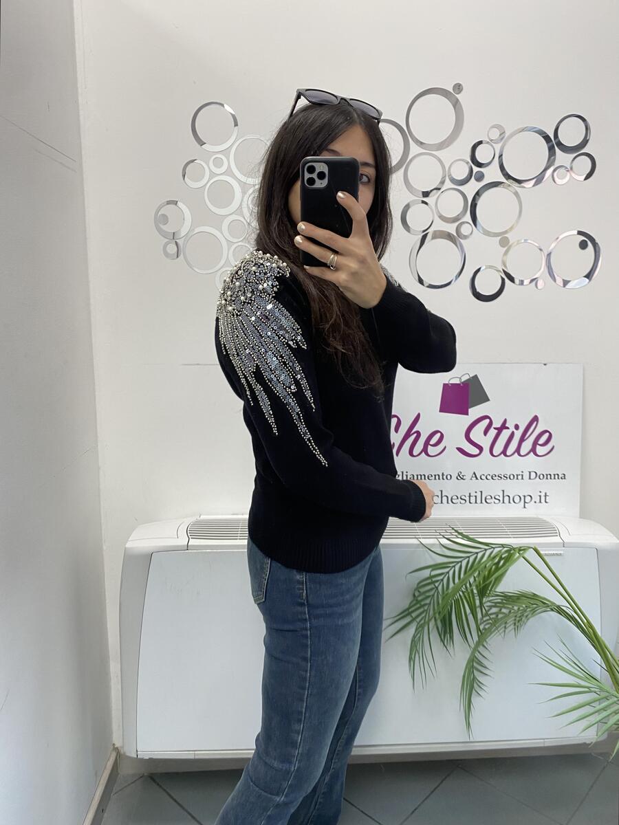 NOVITÀ Pull dettaglio perle e strass sulle spalle