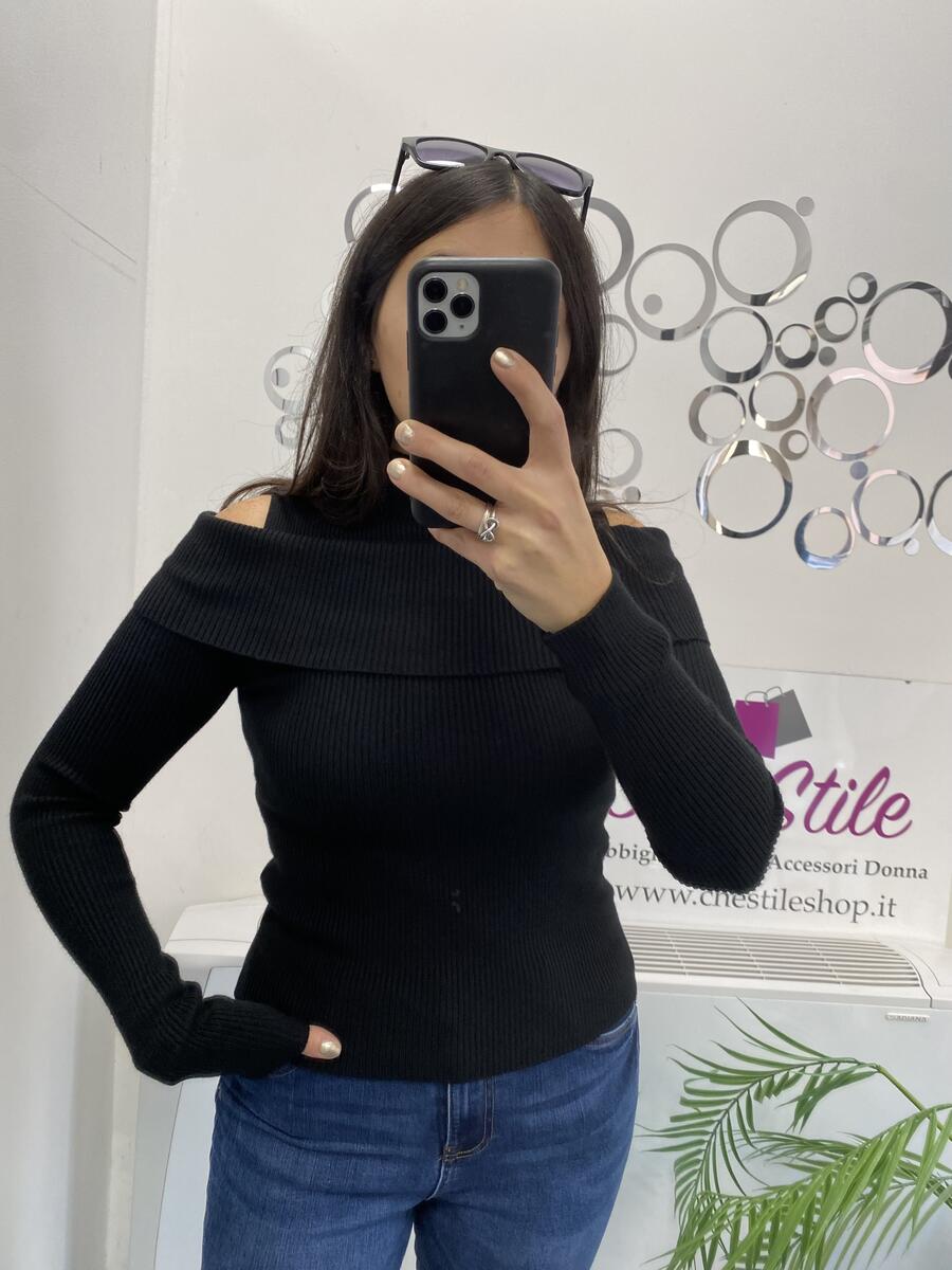NOVITÀ Pull mezzo collo cut out spalle