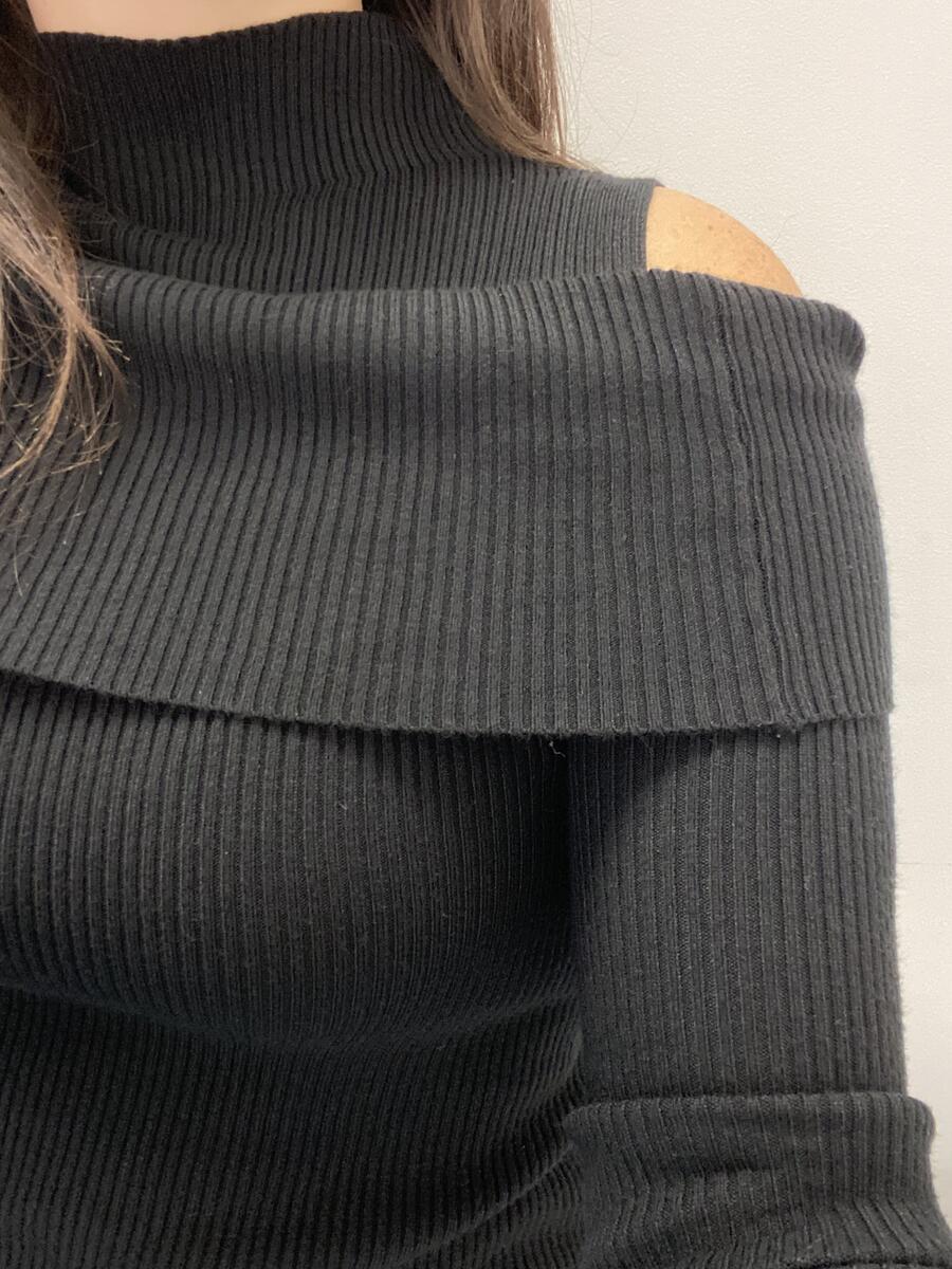 NOVITÀ Pull mezzo collo cut out spalle