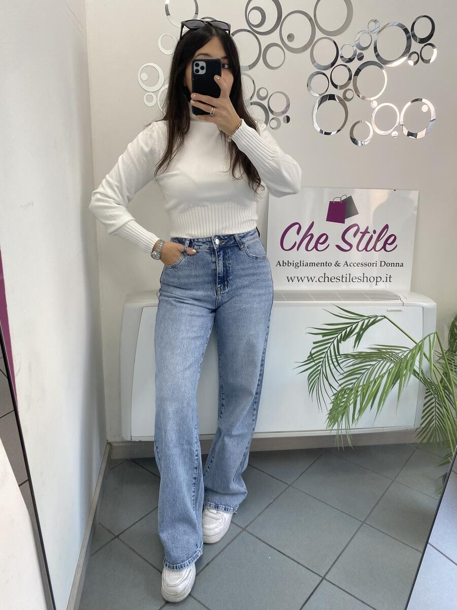 NOVITÀ Jeans straight leg a vita alta