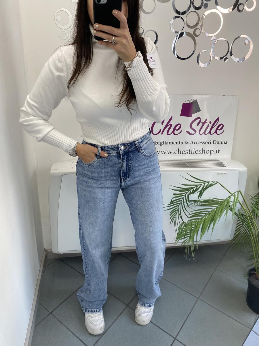 NOVITÀ Jeans straight leg a vita alta