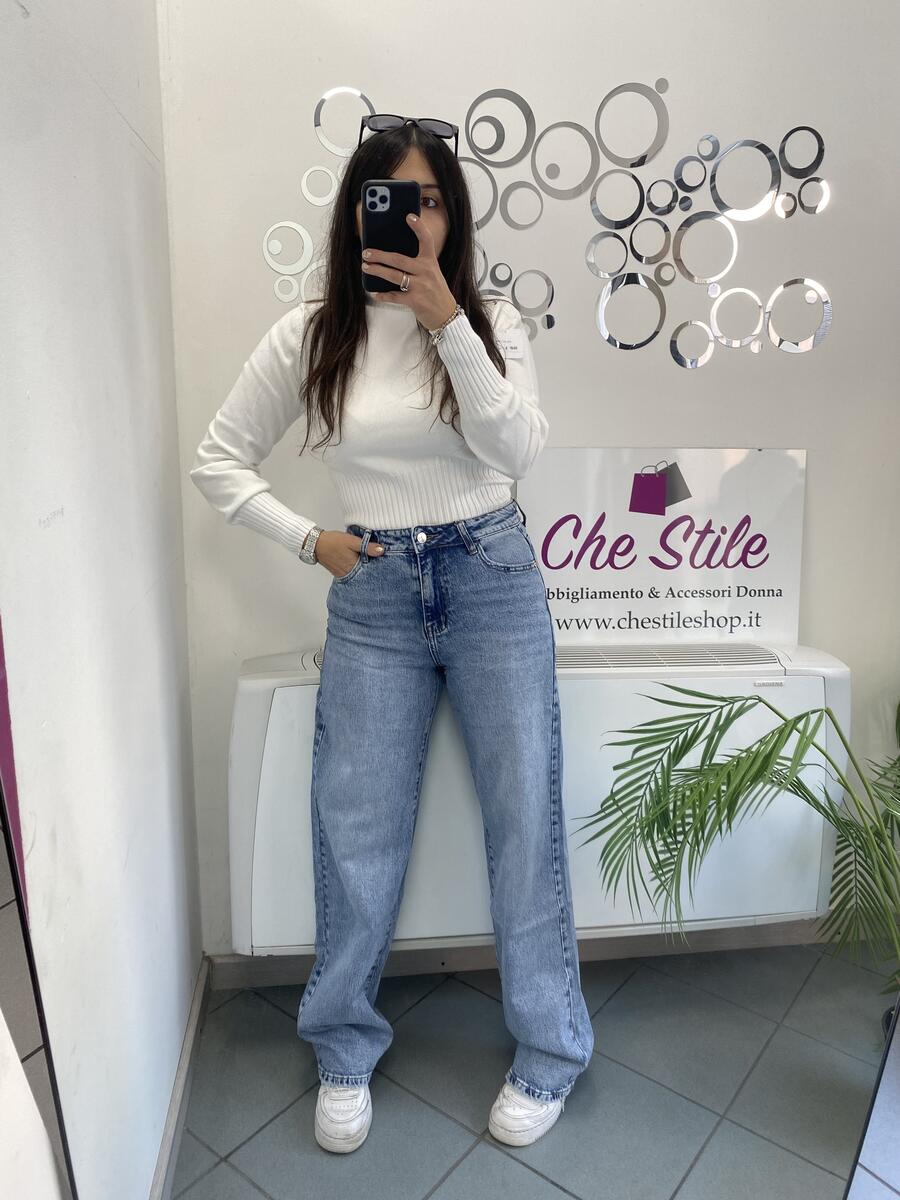 NOVITÀ Jeans straight leg a vita alta