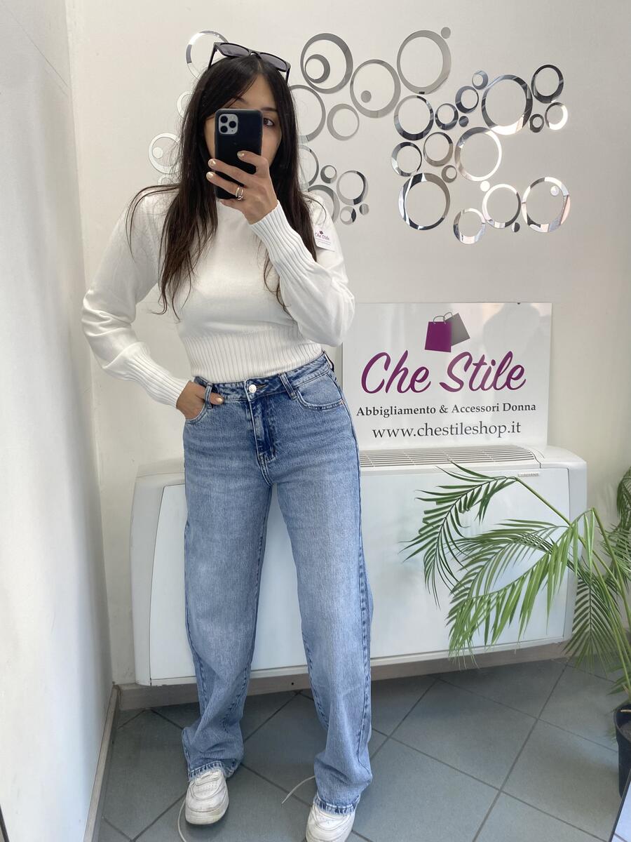 NOVITÀ Jeans straight leg a vita alta