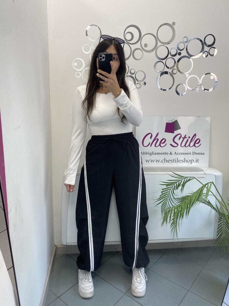 NOVITÀ Pantalone baggy con bande laterali
