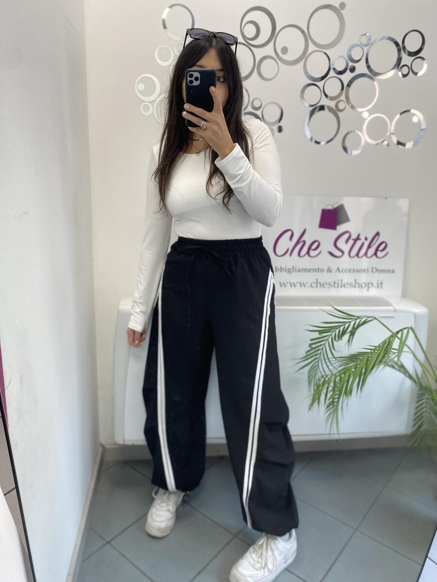 NOVITÀ Pantalone baggy con bande laterali