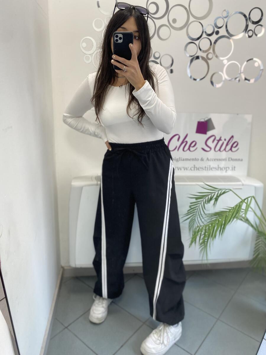 NOVITÀ Pantalone baggy con bande laterali