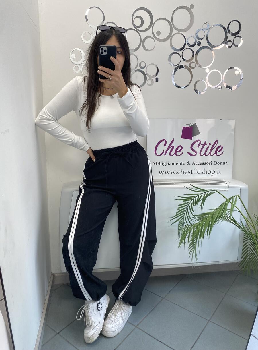 NOVITÀ Pantalone baggy con bande laterali
