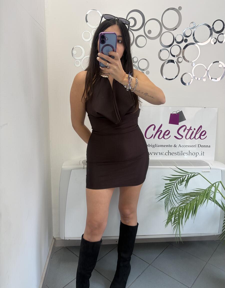 NOVITÀ Mini dress con dettaglio collana dorata