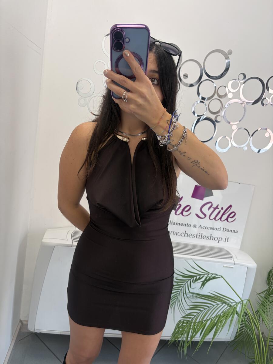 NOVITÀ Mini dress con dettaglio collana dorata