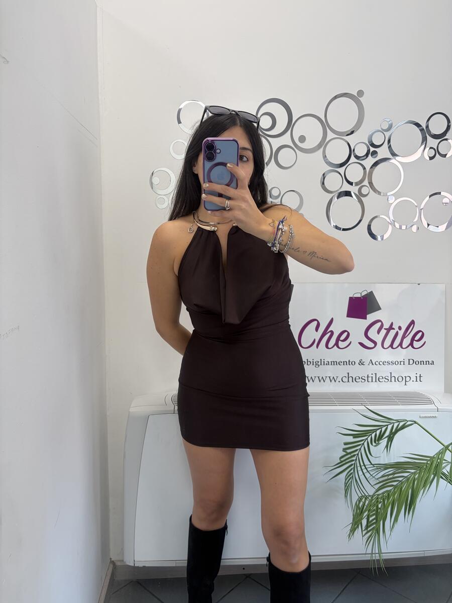 NOVITÀ Mini dress con dettaglio collana dorata