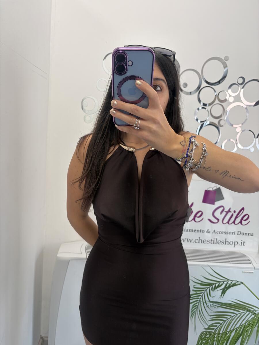 NOVITÀ Mini dress con dettaglio collana dorata