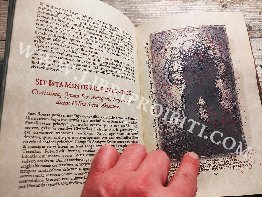 OFFER - 20% : NECRONOMICON -The mysterious and blasphemous manuscript of the mad arab Abdul Al Hazred, born from the mind of H.P. Lovecraft