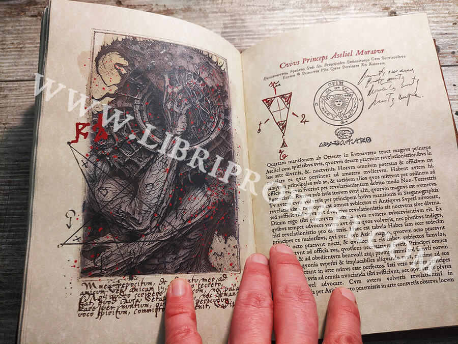 OFFER - 20% : NECRONOMICON -The mysterious and blasphemous manuscript of the mad arab Abdul Al Hazred, born from the mind of H.P. Lovecraft